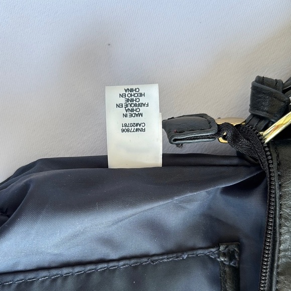 Tommy Hilfiger Black and Cream Shoulder Bag with Elegant Pattern - Picture 12 of 12